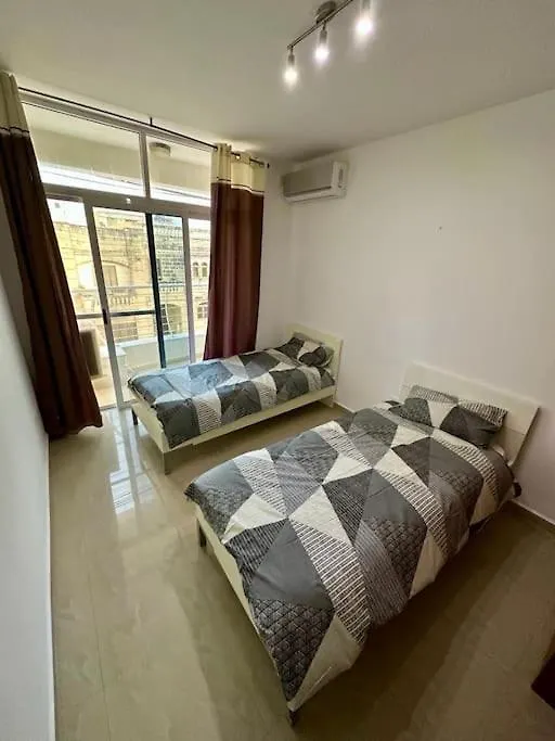 Modern Apt - Close To The Beach & Pv Is-Swieqi Apartment