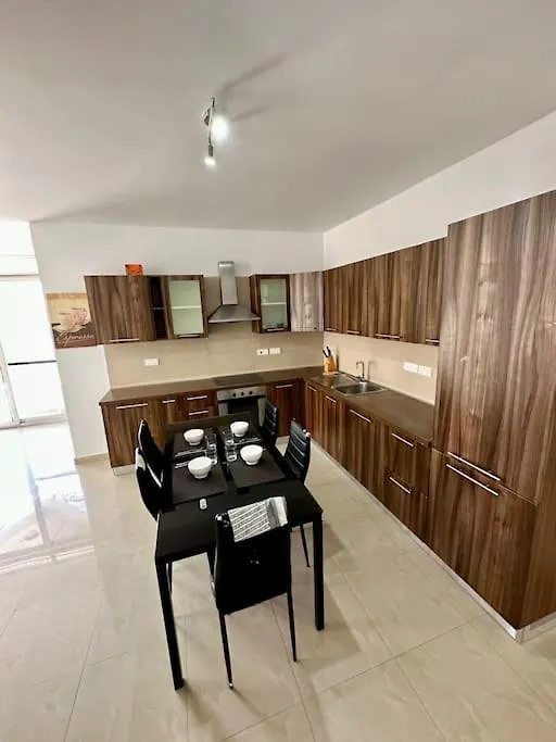 Modern Apt - Close To The Beach & Pv Is-Swieqi 0*,