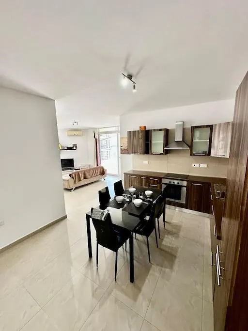 Modern Apt - Close To The Beach & Pv Is-Swieqi